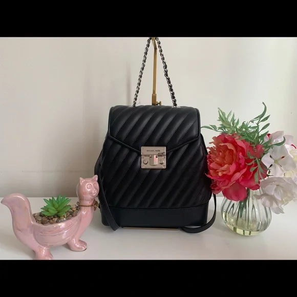 Michael Kors | Bags | Michael Kors Rose Medium Chain Quilted  display picture 3